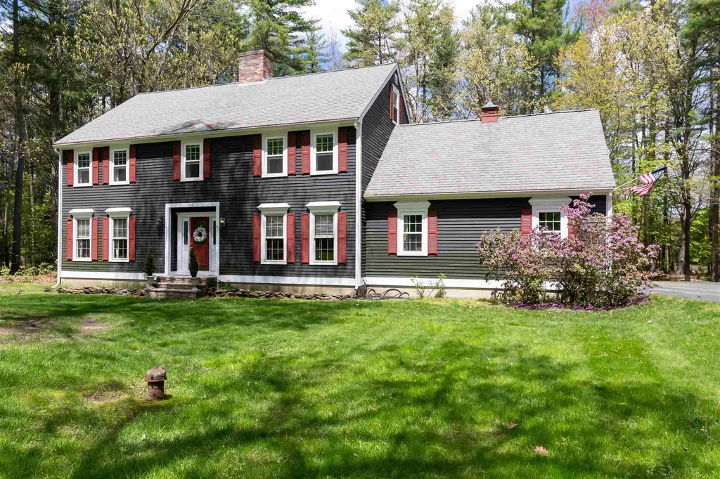 11 Old Evergreen Road Bedford NH 03110