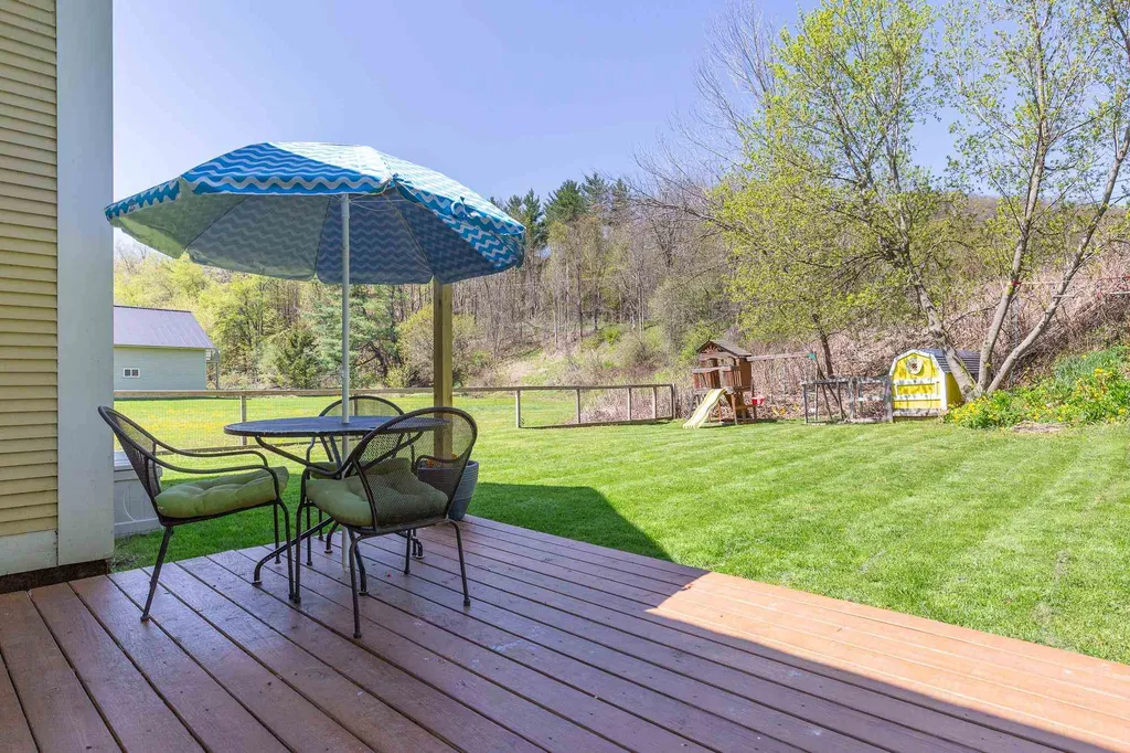 46 East Street Huntington VT 05462