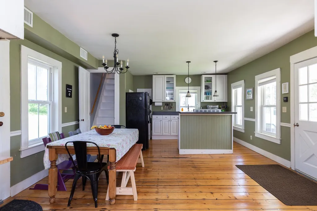 46 East Street Huntington VT 05462