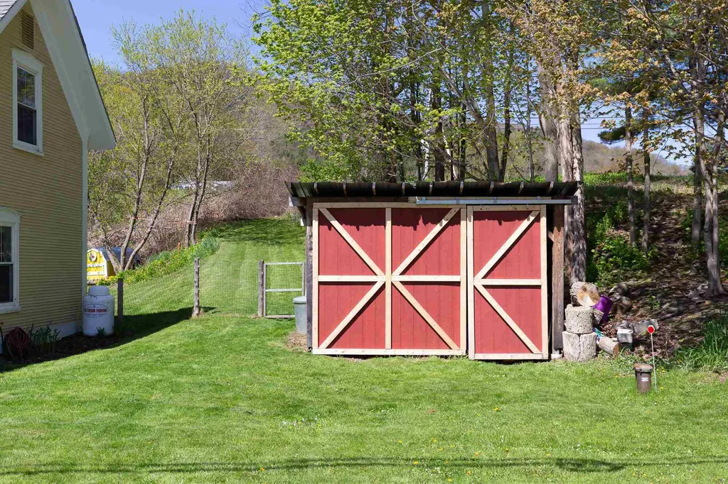 46 East Street Huntington VT 05462