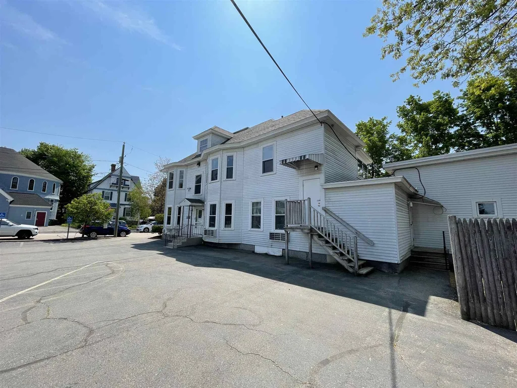 85 Brook Street Manchester NH 03104