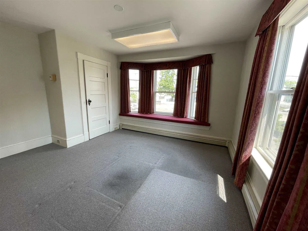 85 Brook Street Manchester NH 03104