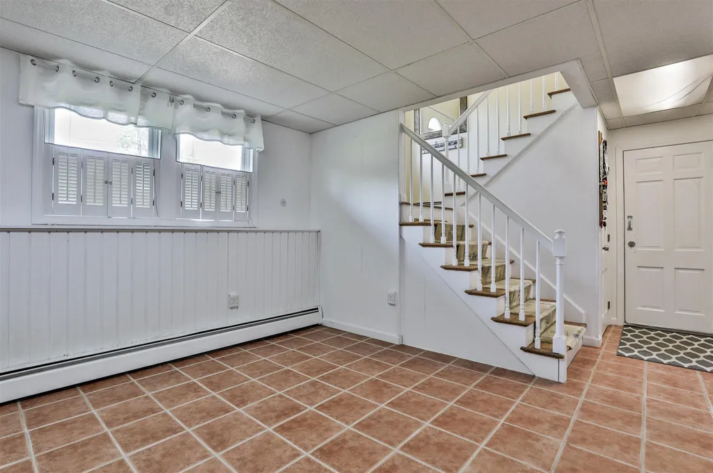 6 Glendale Drive Nashua NH 03064