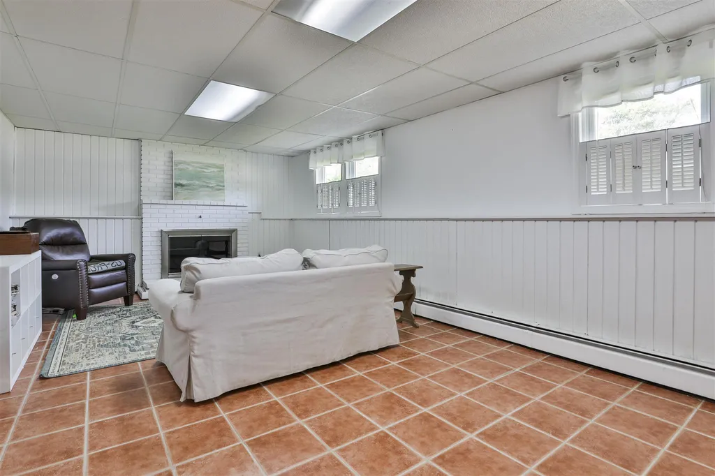 6 Glendale Drive Nashua NH 03064