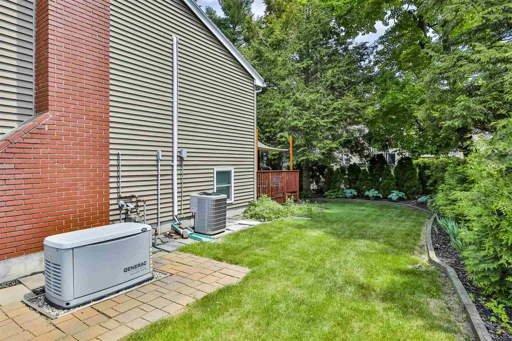 6 Glendale Drive Nashua NH 03064