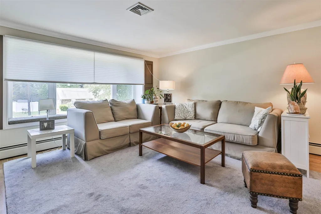 6 Glendale Drive Nashua NH 03064
