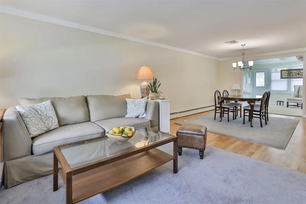 6 Glendale Drive Nashua NH 03064