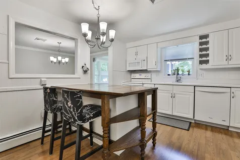 6 Glendale Drive Nashua NH 03064