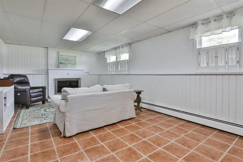 6 Glendale Drive Nashua NH 03064