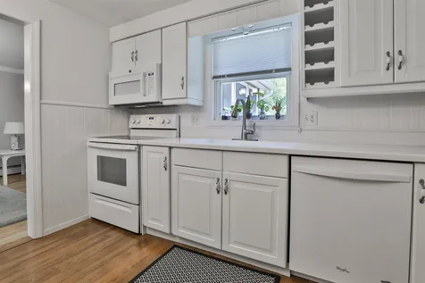 6 Glendale Drive Nashua NH 03064