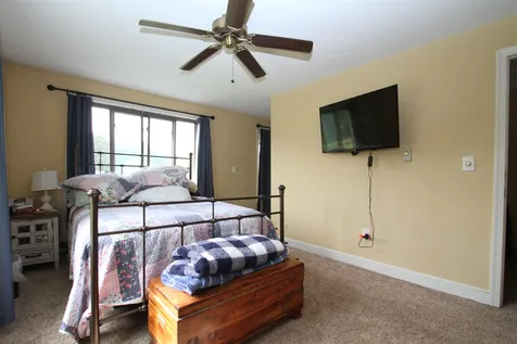 8 Pendleton Lane Londonderry NH 03053