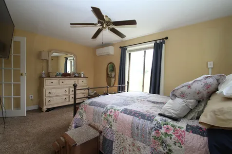 8 Pendleton Lane Londonderry NH 03053