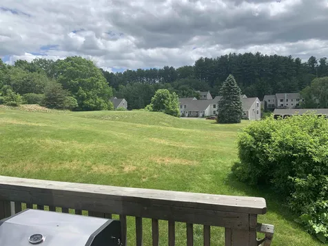 8 Pendleton Lane Londonderry NH 03053