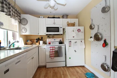8 Pendleton Lane Londonderry NH 03053