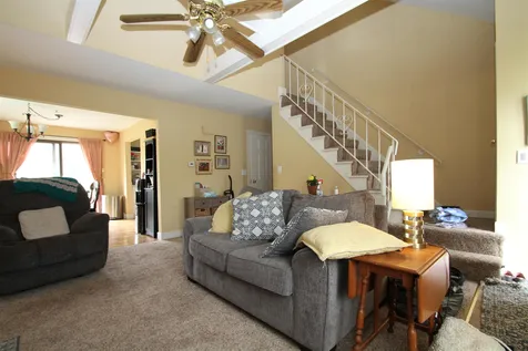 8 Pendleton Lane Londonderry NH 03053