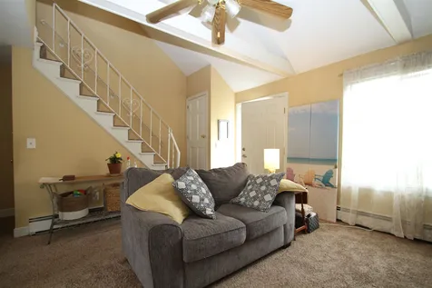 8 Pendleton Lane Londonderry NH 03053