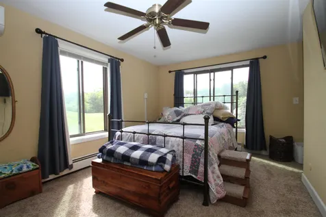 8 Pendleton Lane Londonderry NH 03053