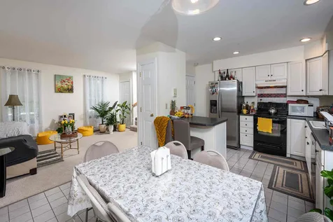 4 Gordon Court York ME 03909-5377