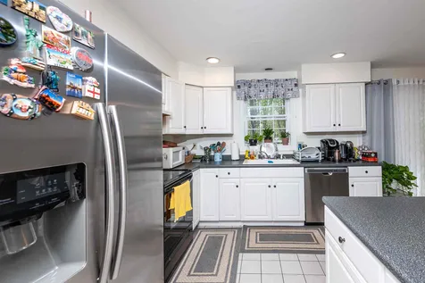 4 Gordon Court York ME 03909-5377