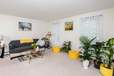 4 Gordon Court York ME 03909-5377