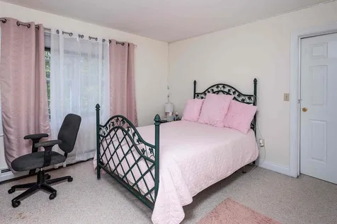 4 Gordon Court York ME 03909-5377