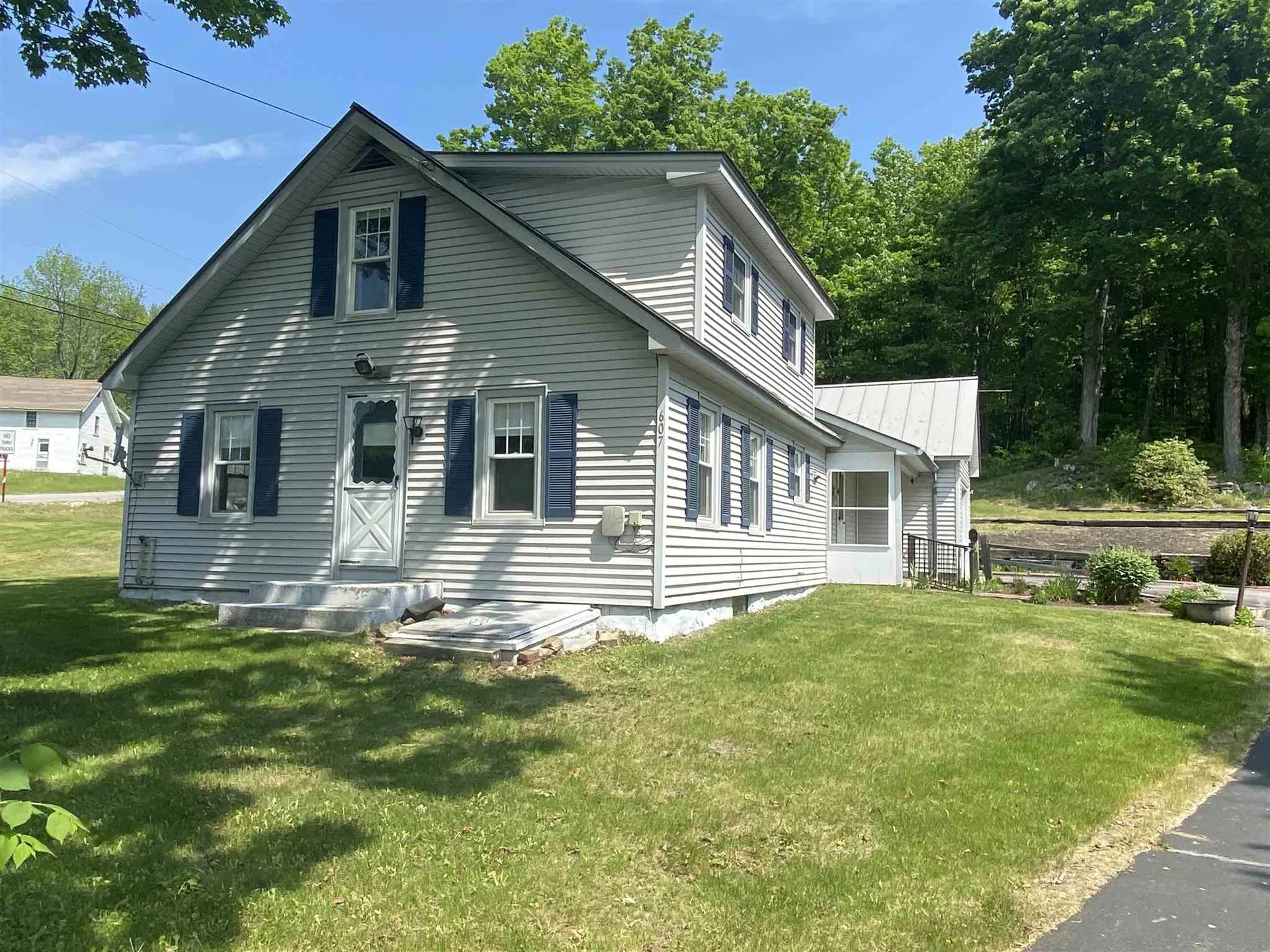 607 Old Main Street New London NH 03257