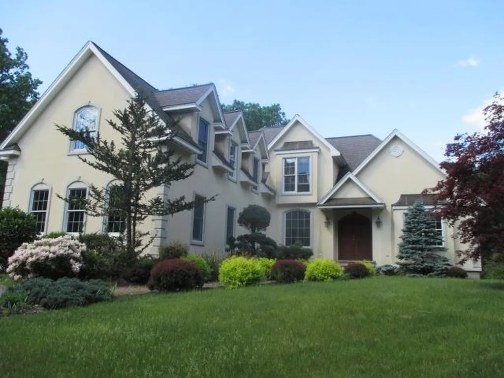 69 Searles Road Windham NH 03087
