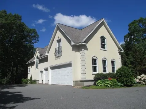 69 Searles Road Windham NH 03087