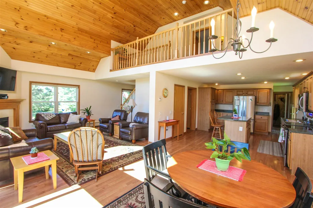31 Higbee Road Charlotte VT 05445