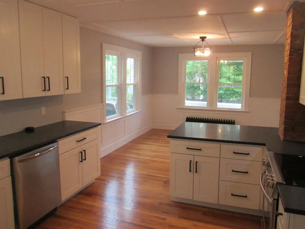 366 Roxbury Street Keene NH 03431