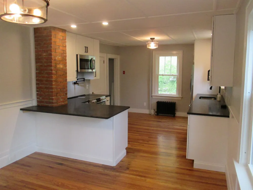 366 Roxbury Street Keene NH 03431