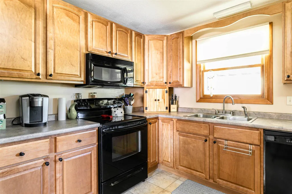 70 Red Barn Hill Road Georgia VT 05468