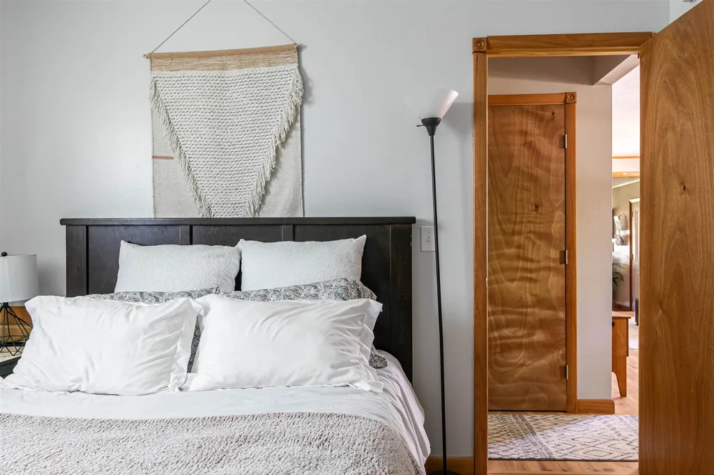 70 Red Barn Hill Road Georgia VT 05468