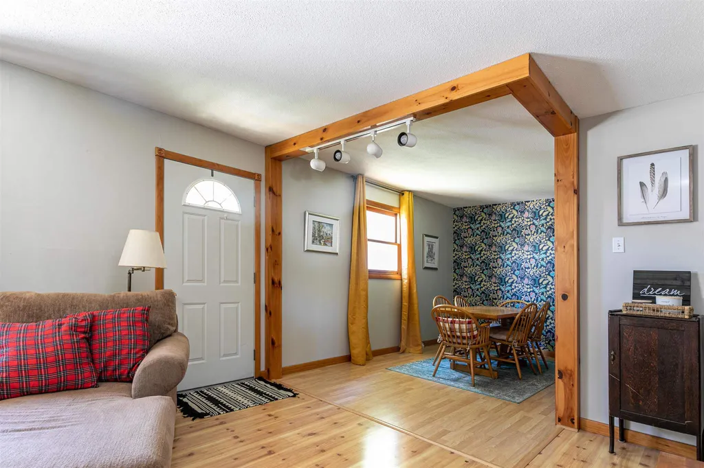 70 Red Barn Hill Road Georgia VT 05468