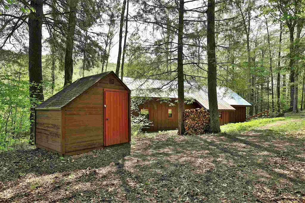 288 Pcn Road Plymouth VT 05056