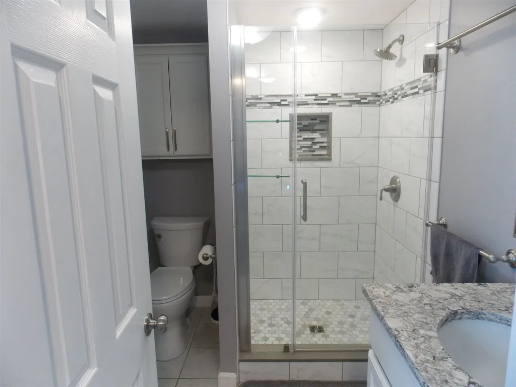 4 Wood Avenue Derry NH 03038