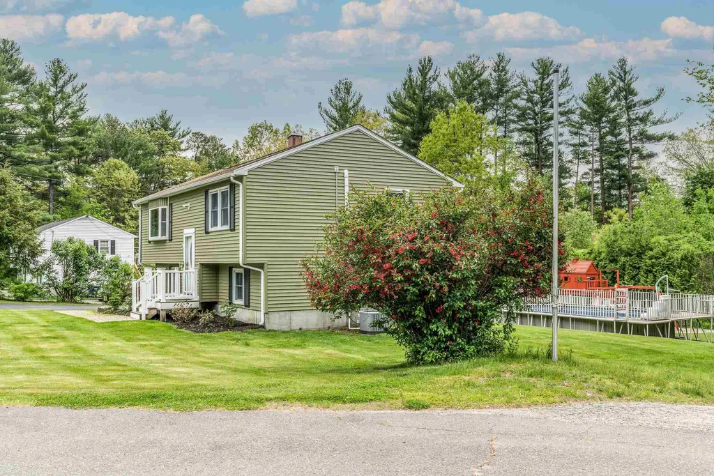 4 Wood Avenue Derry NH 03038