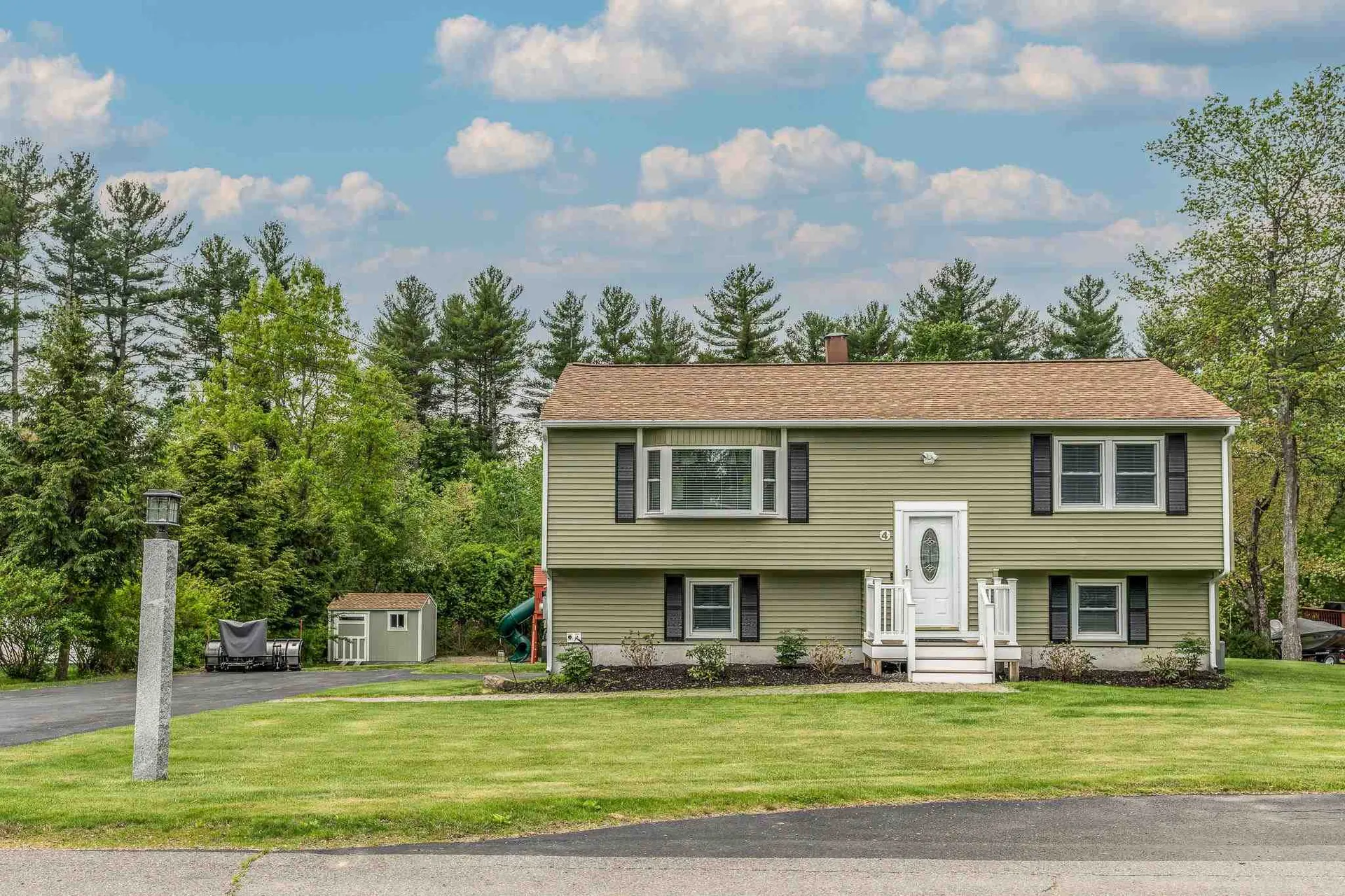4 Wood Avenue Derry NH 03038