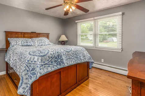 4 Wood Avenue Derry NH 03038