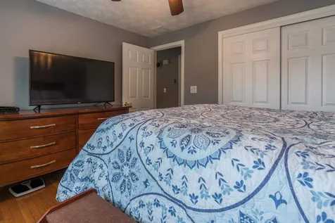 4 Wood Avenue Derry NH 03038