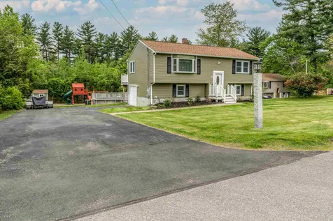 4 Wood Avenue Derry NH 03038