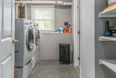 4 Wood Avenue Derry NH 03038