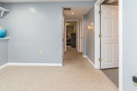 4 Wood Avenue Derry NH 03038