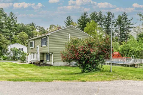 4 Wood Avenue Derry NH 03038