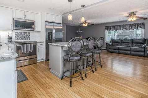4 Wood Avenue Derry NH 03038