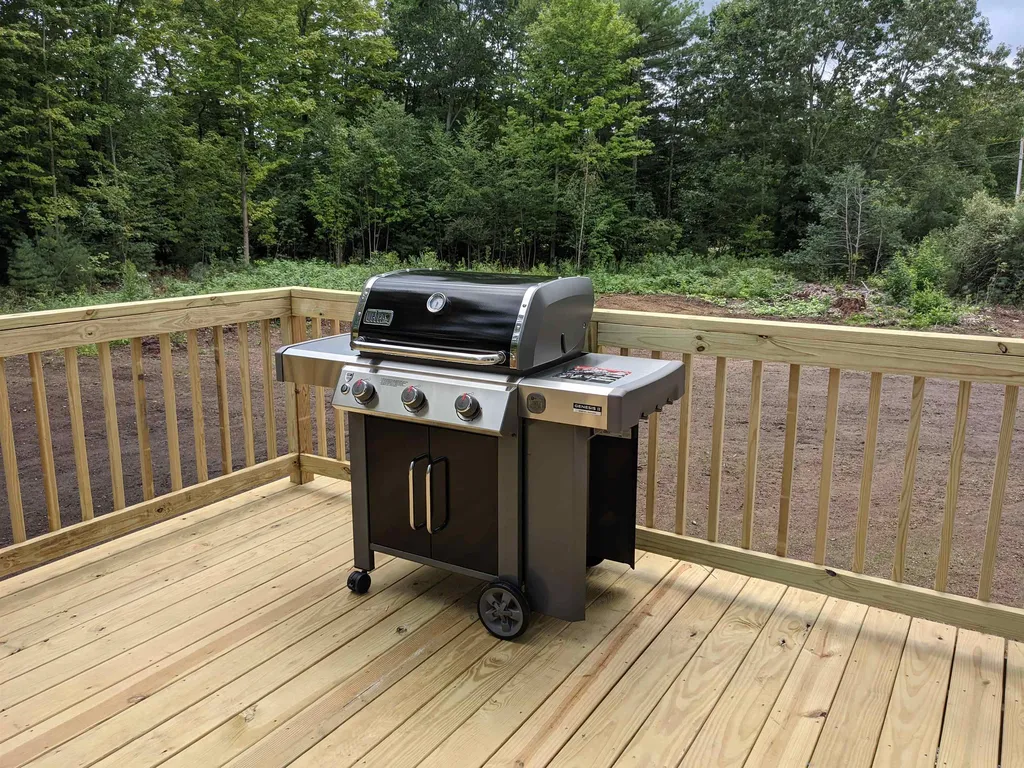402 South Road Brentwood NH 03833