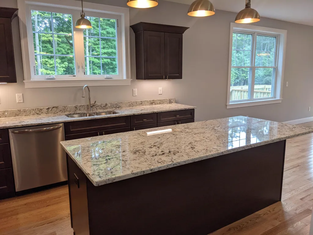 402 South Road Brentwood NH 03833
