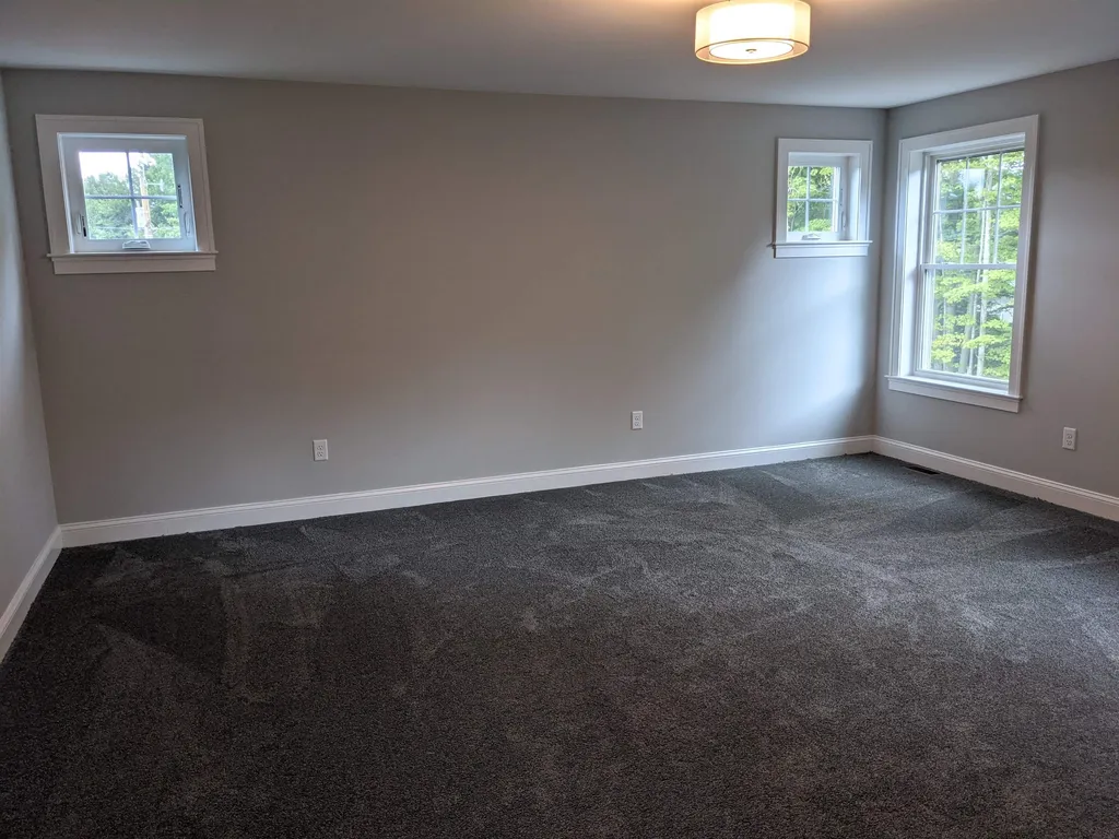 402 South Road Brentwood NH 03833