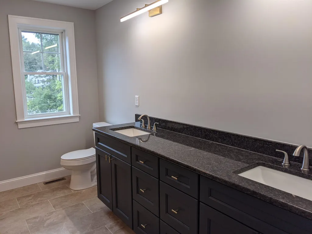 402 South Road Brentwood NH 03833