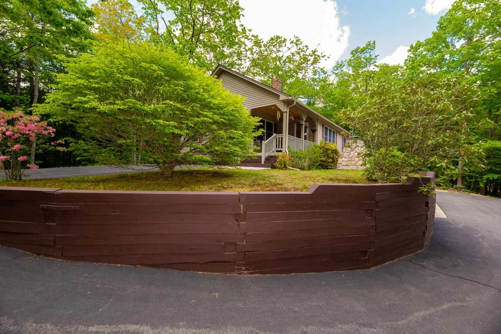 85 Elm Street Milton NH 03851